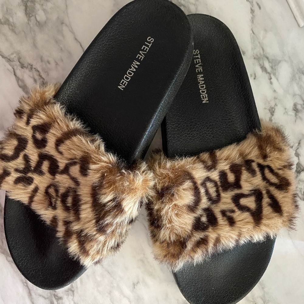 Leopard Slides